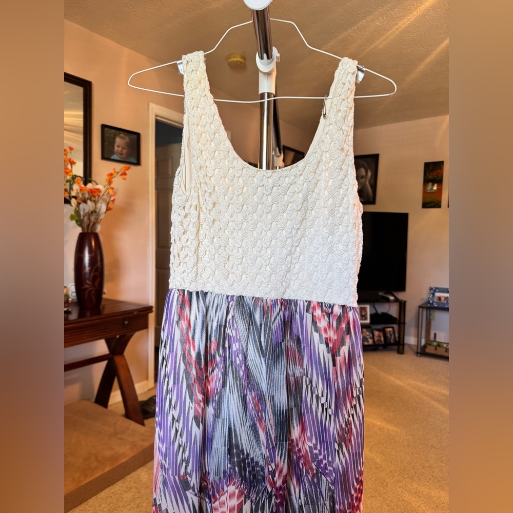 Lily Rose White and Multicolor Sleeveless Dress